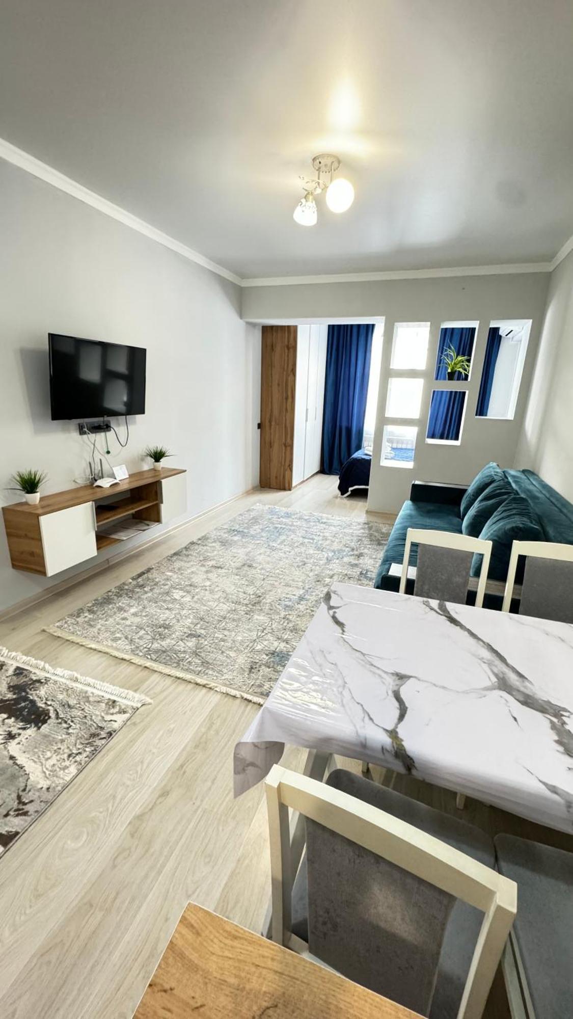 New And Cozy In The Area! 10 Apartment *